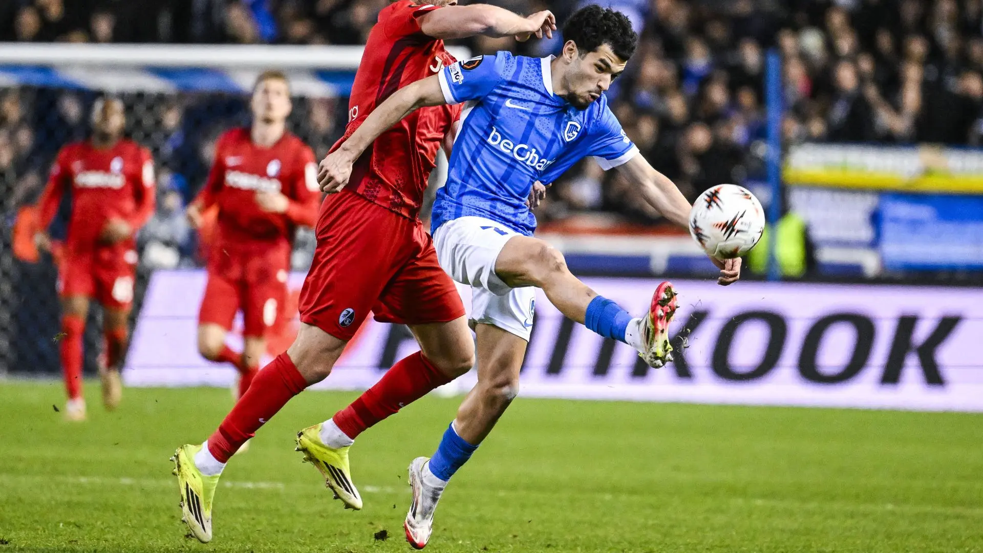 Hoofdafbeelding voor artikel Drukke dag voor Racing Genk:…