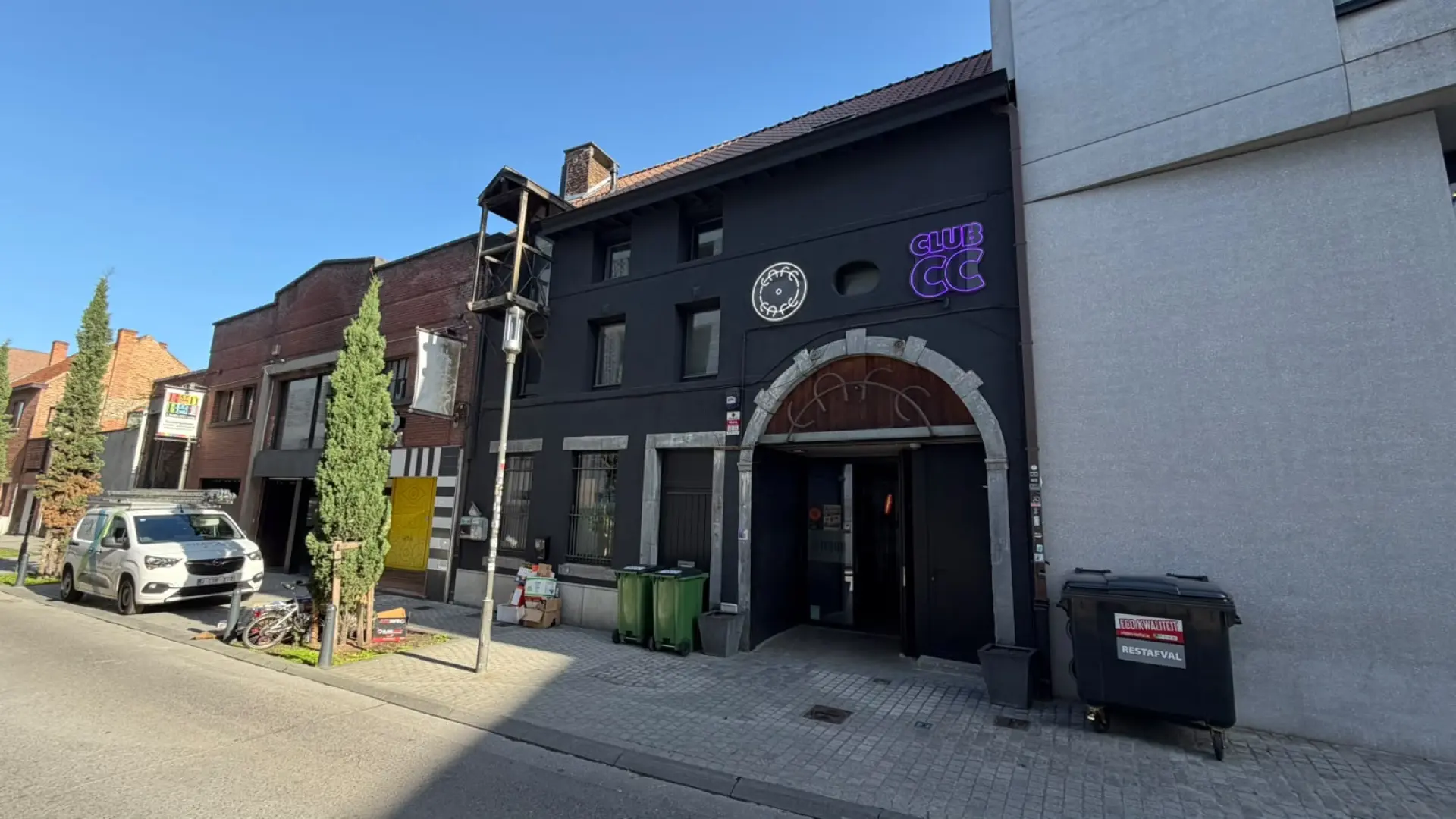 Hoofdafbeelding voor artikel Caf&eacute; Caf&eacute; bestaat 30 jaar:…