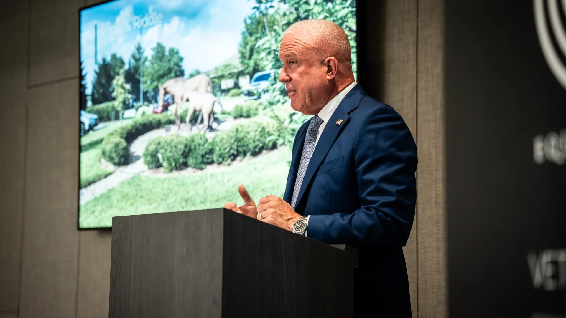 Hoofdafbeelding voor artikel Controversi&euml;le ambassadeur…