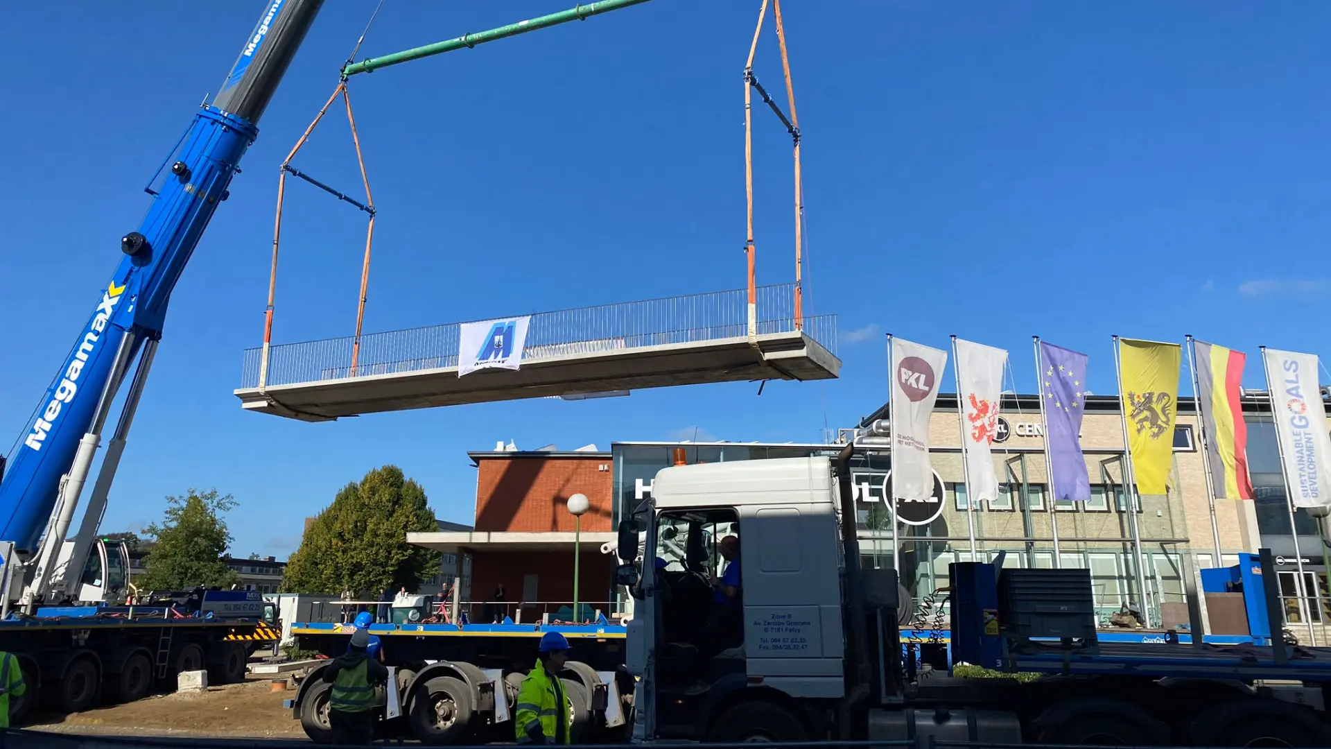 Hoofdafbeelding voor artikel Spectaculaire beelden: brug…