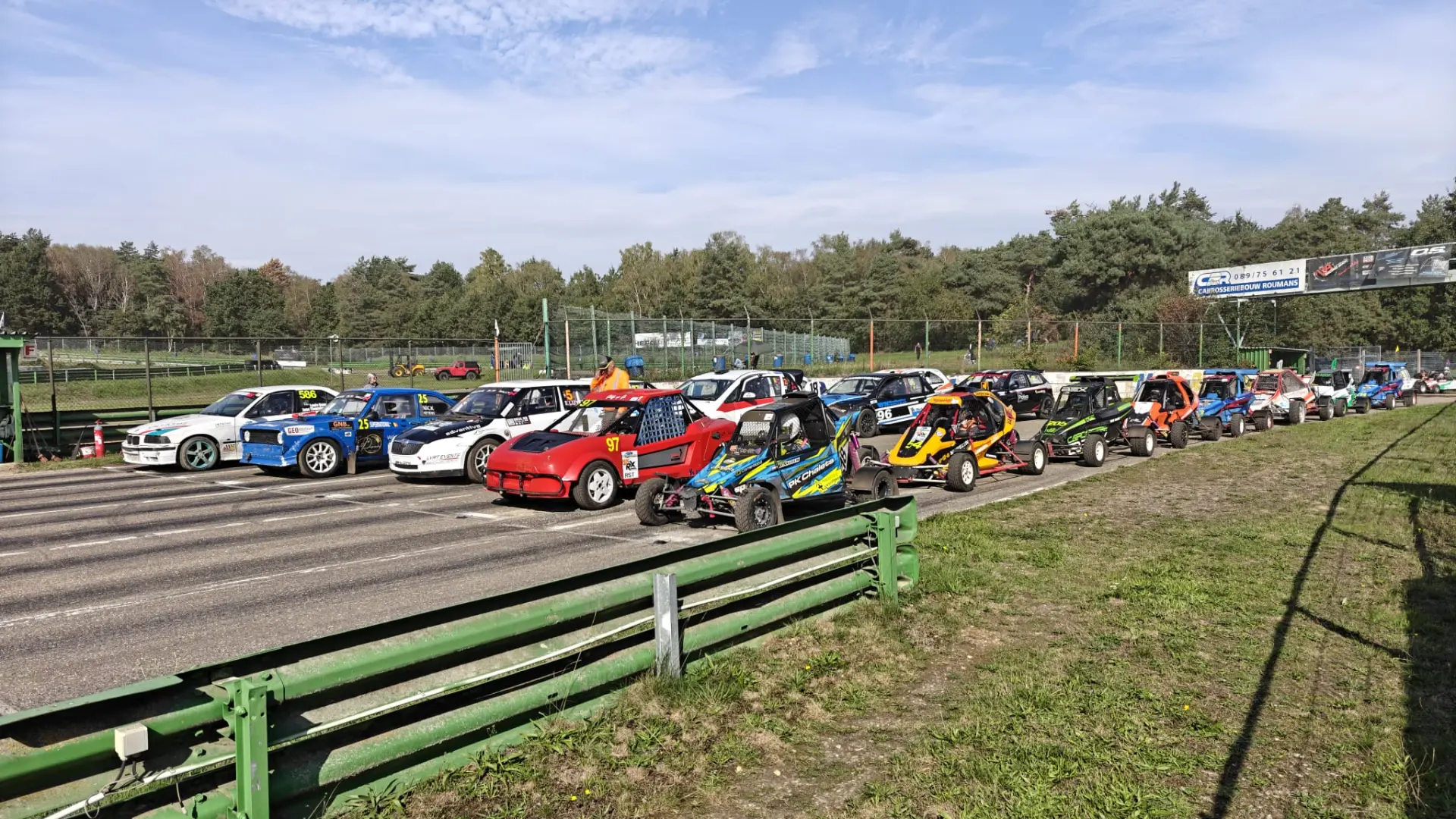 130 teams rijden voor Belgisch en Nederlands kampioenschap rallycross in Maasmechelen