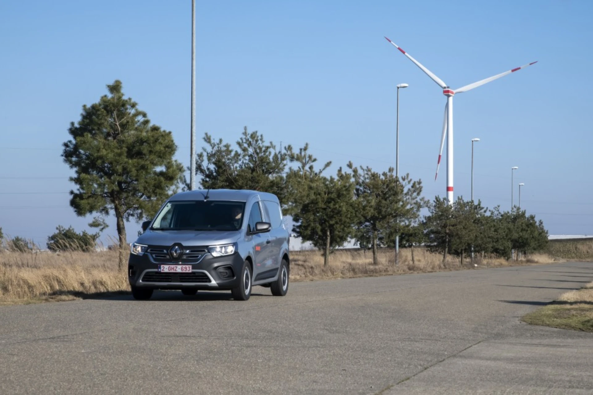 Stad Lommel breidt aanbod elektrische deelwagens uit voor wijken