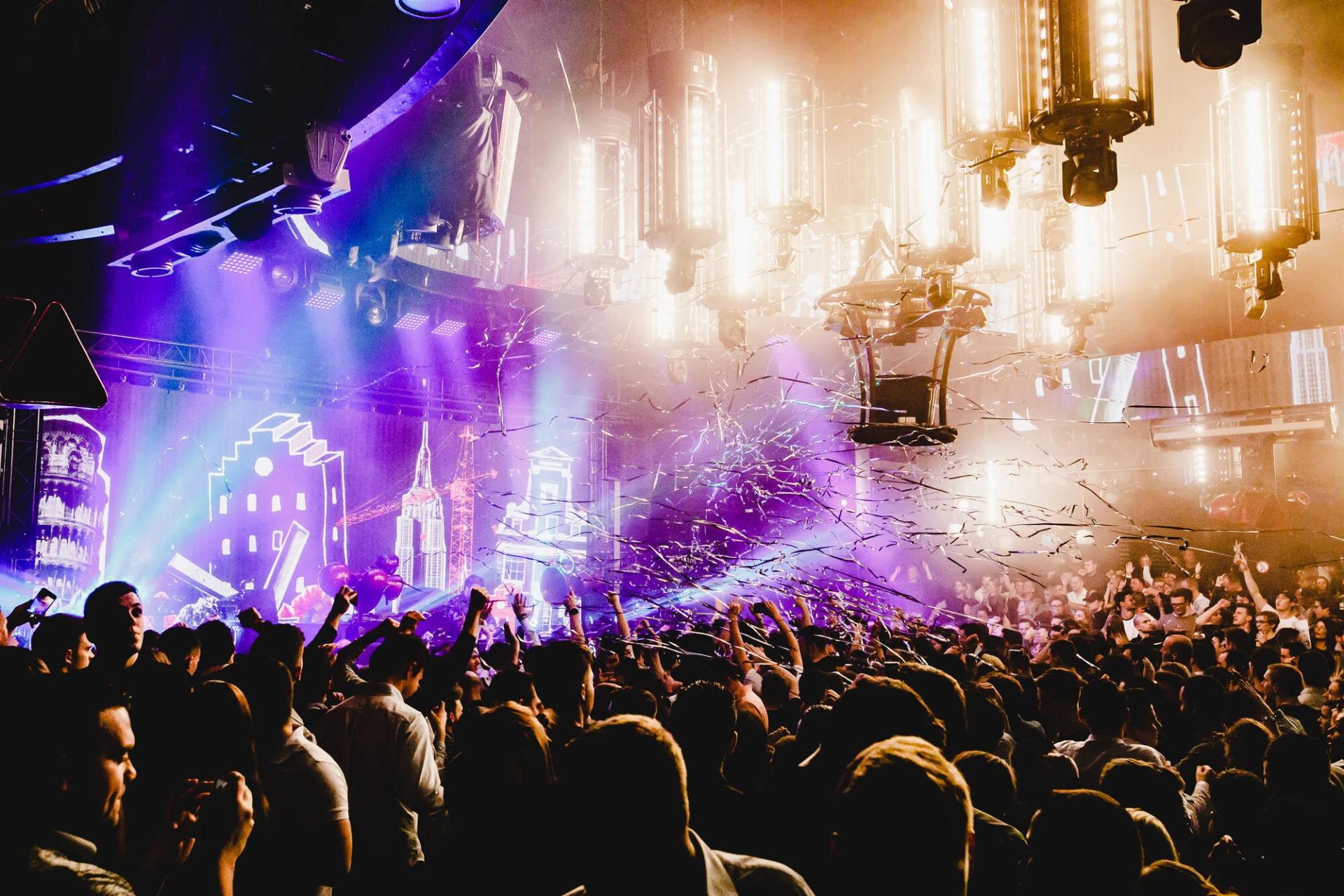 Nachtclubs herdenken 1 jaar verplichte sluiting