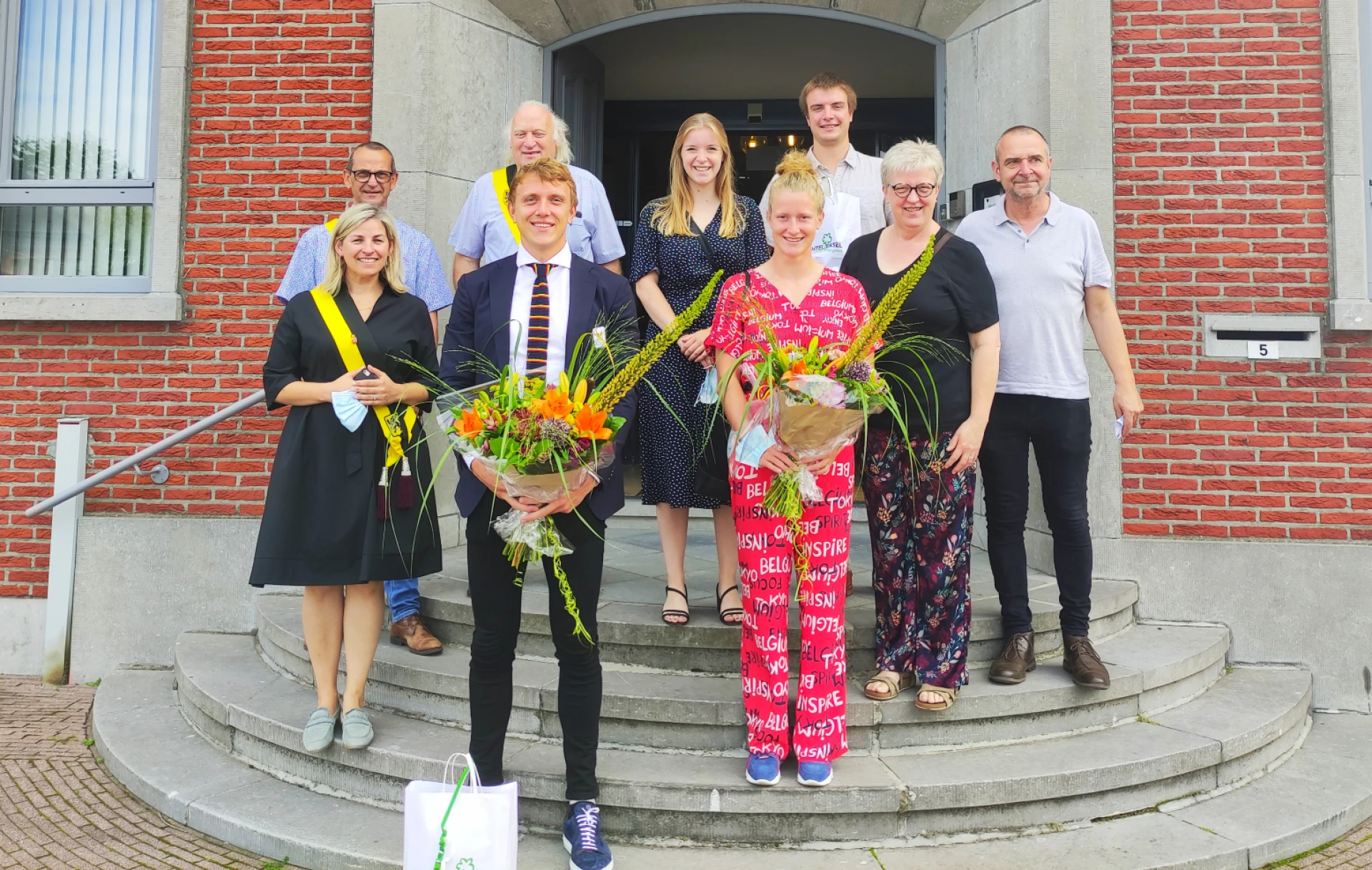 Hechtel-Eksel huldigt Olympiërs Artuur en Hermien Peters