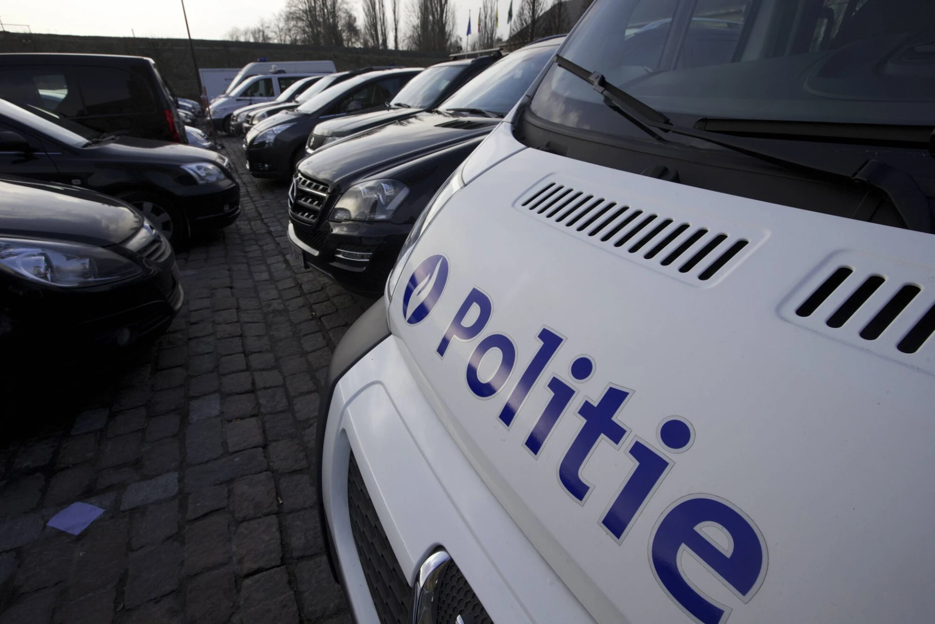 Politie pakt verdachte meerdere diefstallen op nadat getuigen hem zien vluchten met kassa