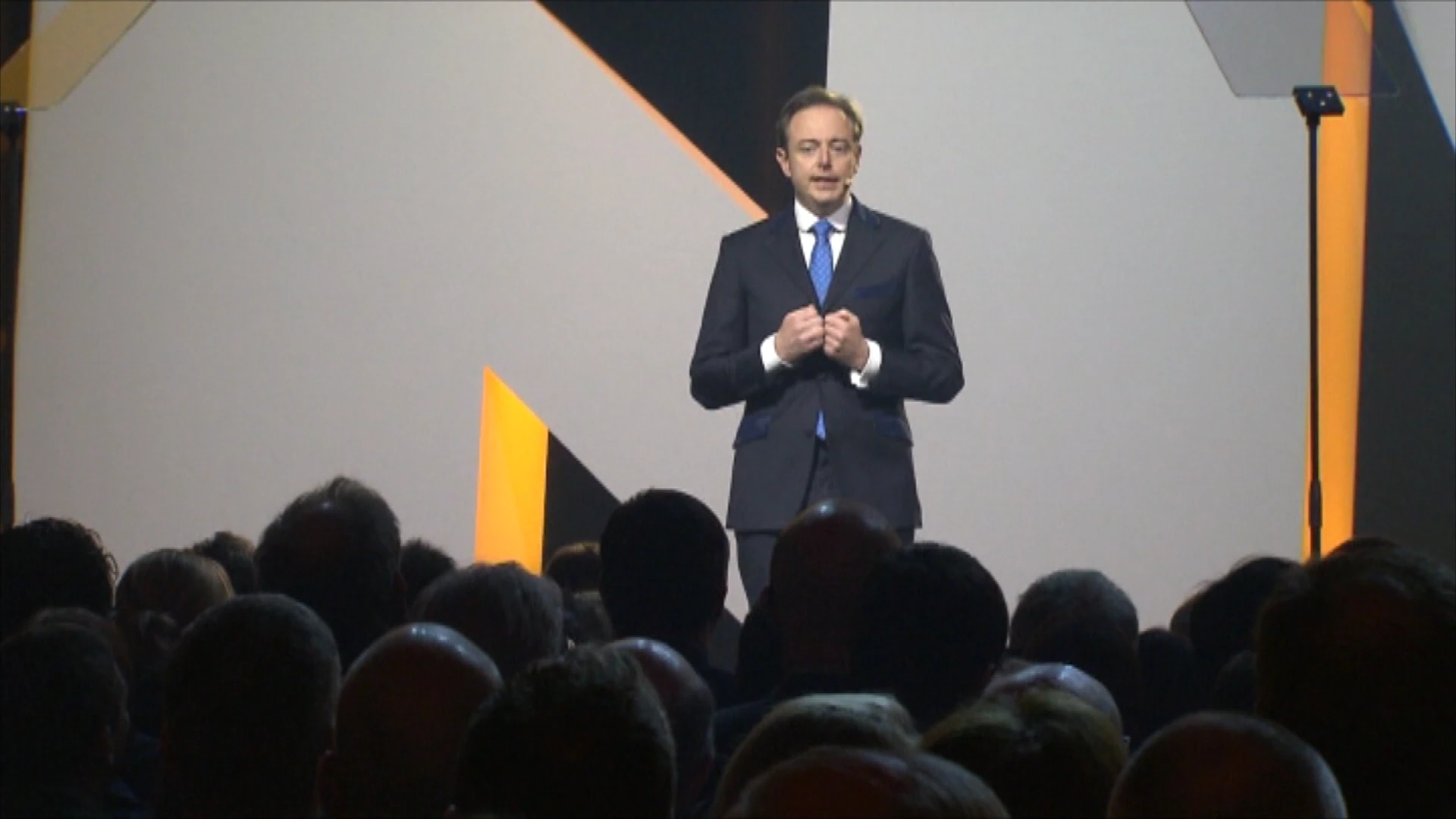 Informateur Bart De Wever verspreidt startnota Vlaamse formatie