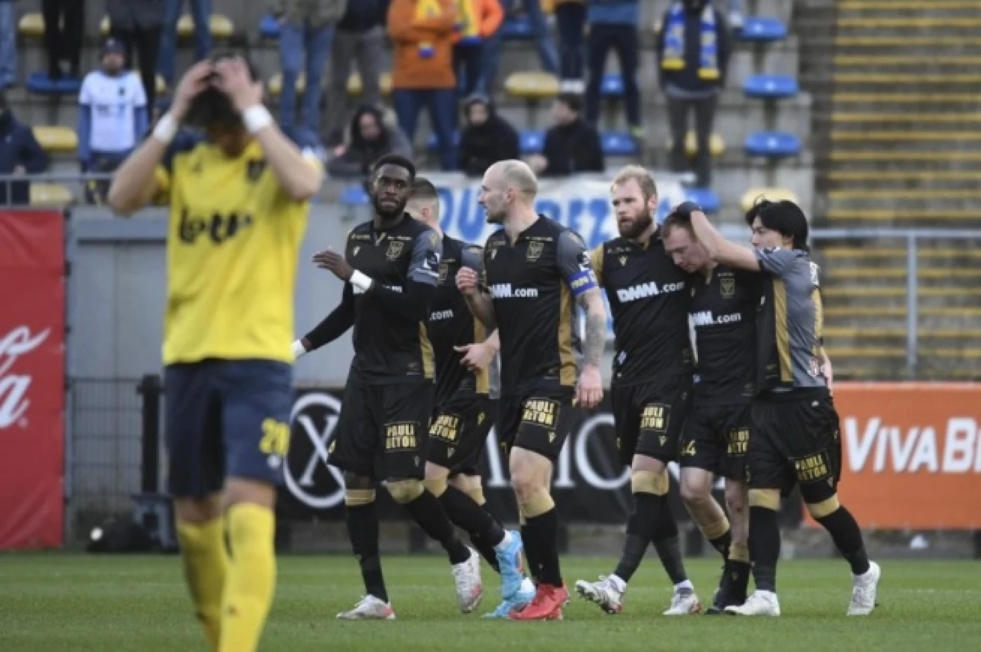 STVV stunt met knappe overwinning bij leider Union