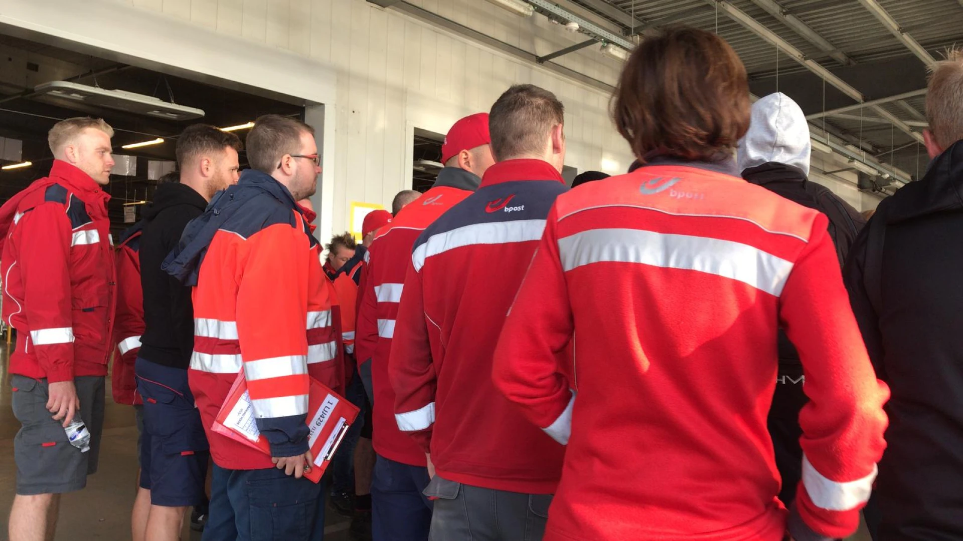 Postbodes in Hasselt leggen spontaan het werk neer