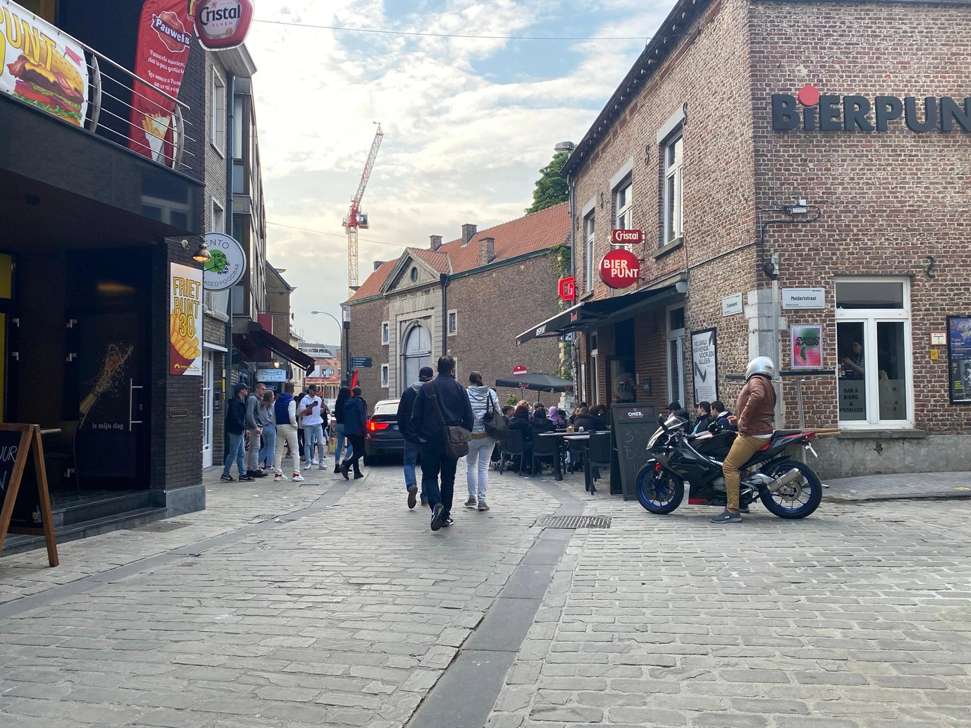Politie sluit Hasselts café Bierpunt op heropeningsdag