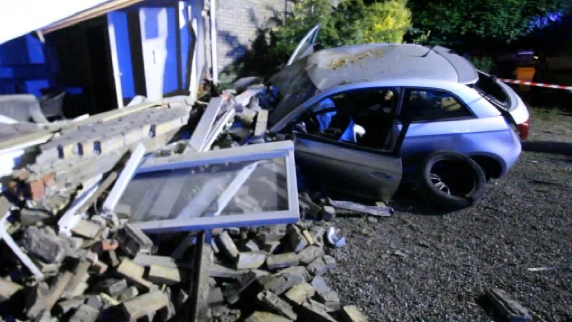 Autobestuurder rijdt in huis in Bocholt