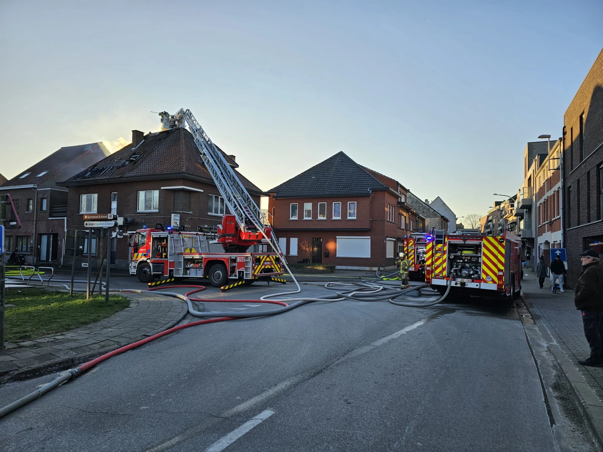 Brand bij kebabzaak Erdal in Halen: buren geëvacueerd