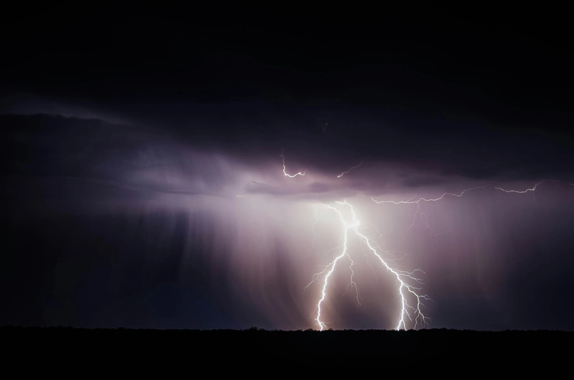 Noodnummer 1722 geactiveerd door kans op zwaar onweer