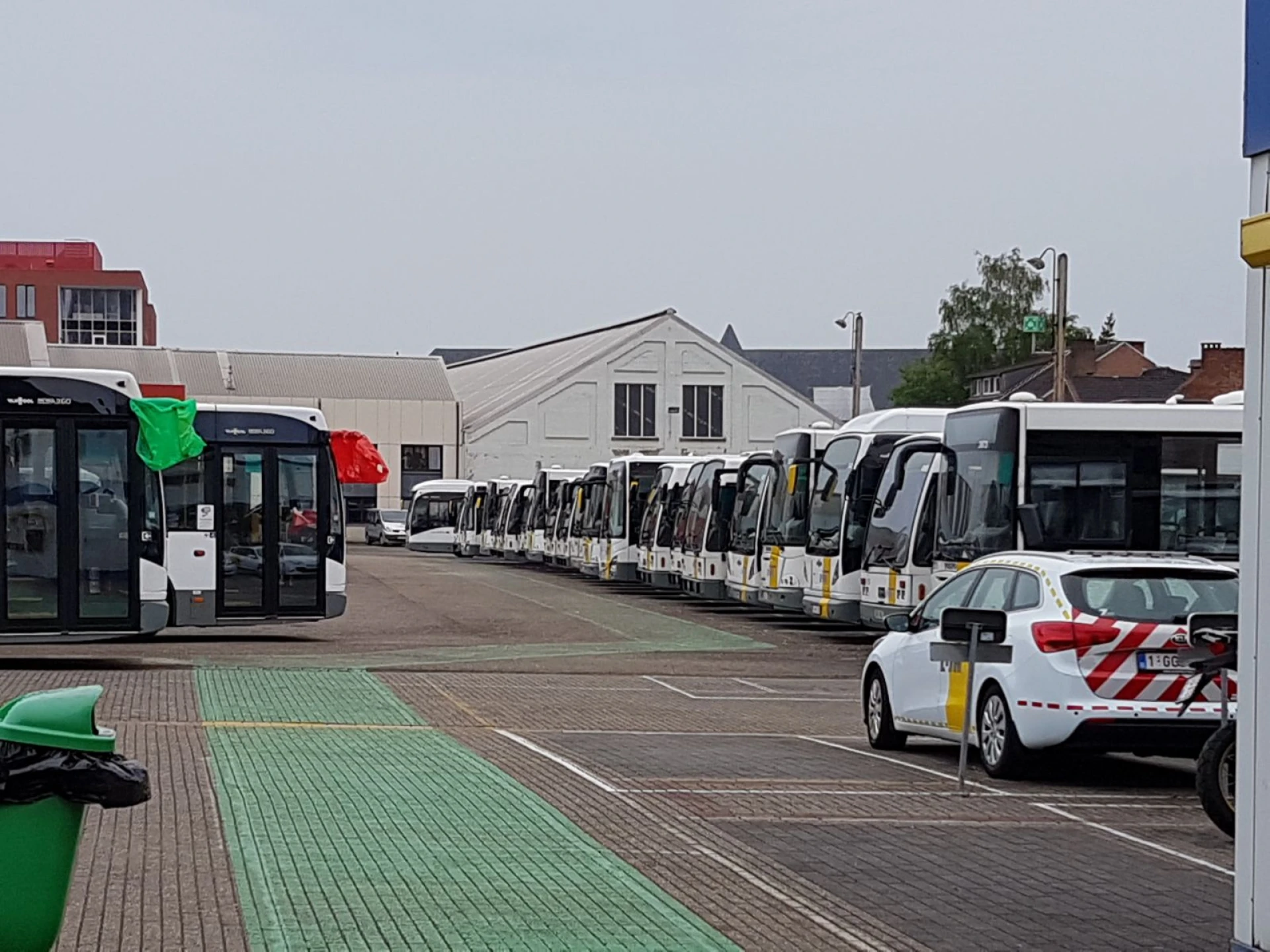 Staking van De Lijn in Limburg: helft van de bussen rijdt niet
