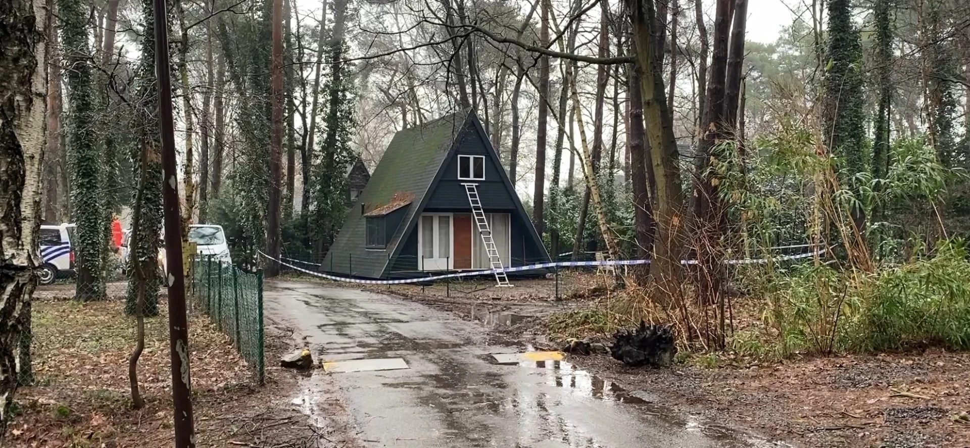 Politie vindt levenloze lichamen van moeder en zoon in chalet in Lanaken