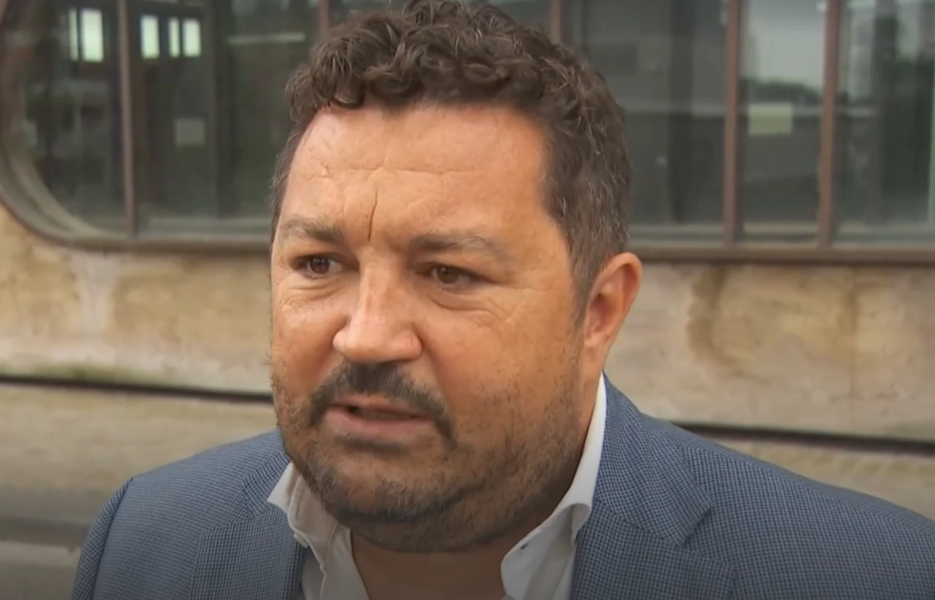 Journalist Dirk Selis veroordeeld voor schenden privacyregels in vaccinatieschandaal Veerle Heeren