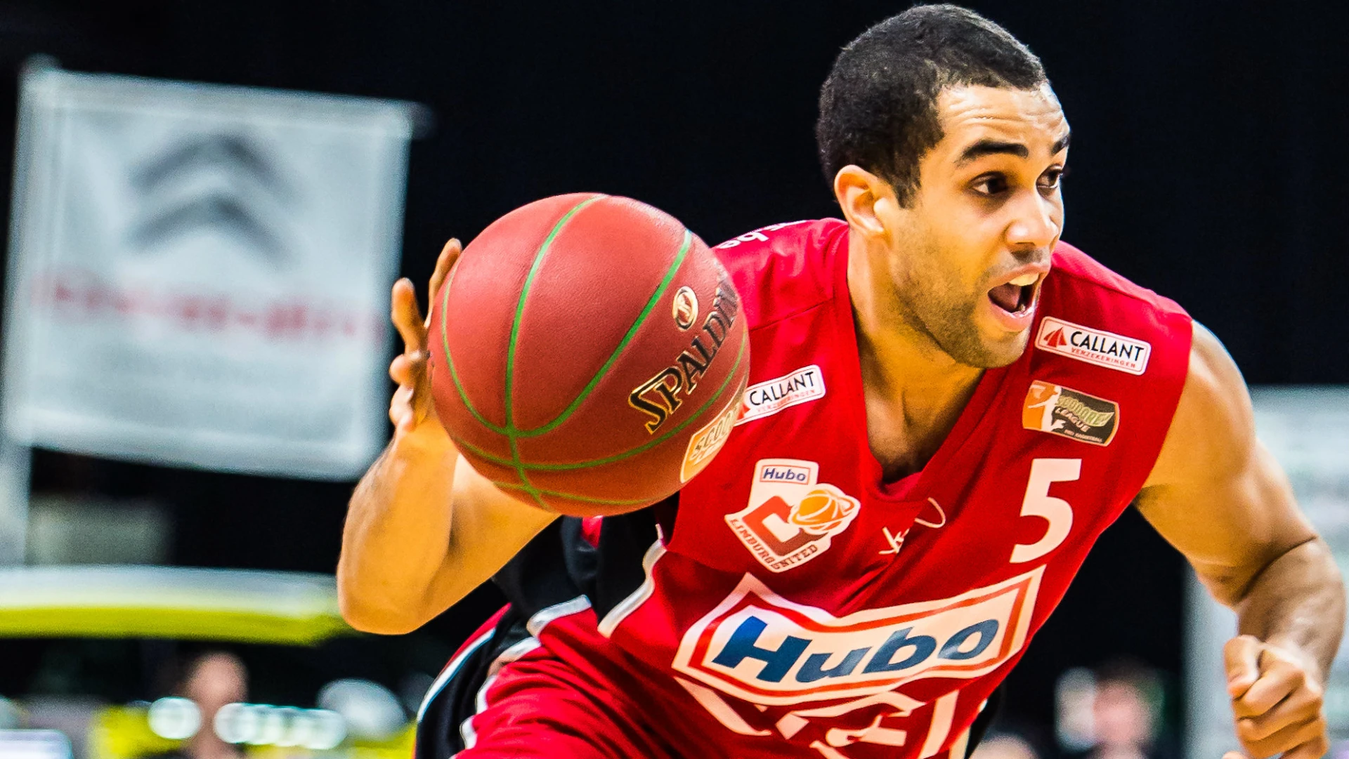 Elias Lasisi plots weg bij Hubo Limburg United