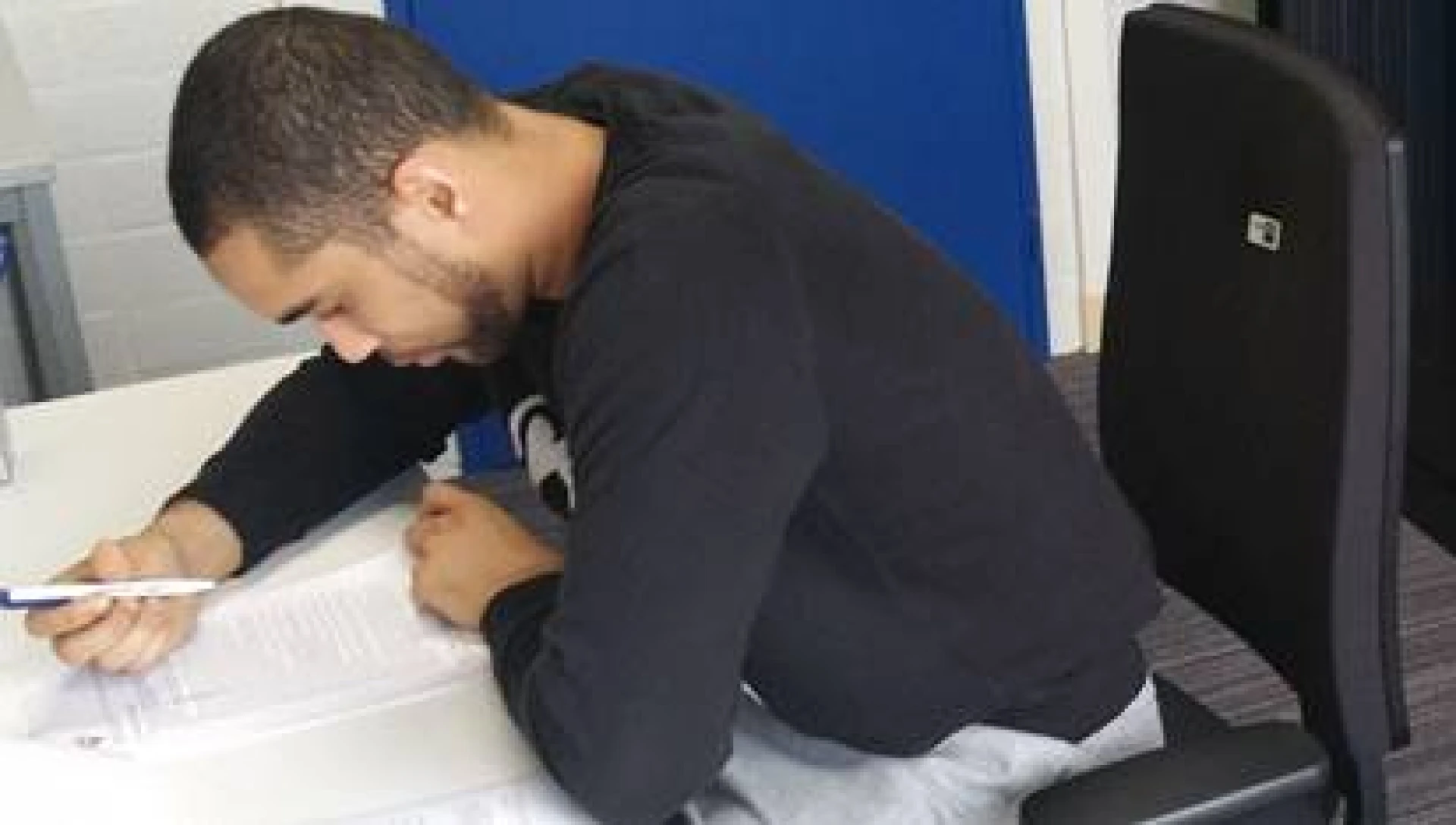 Elias Lasisi verlengt contract bij HUBO Limburg United