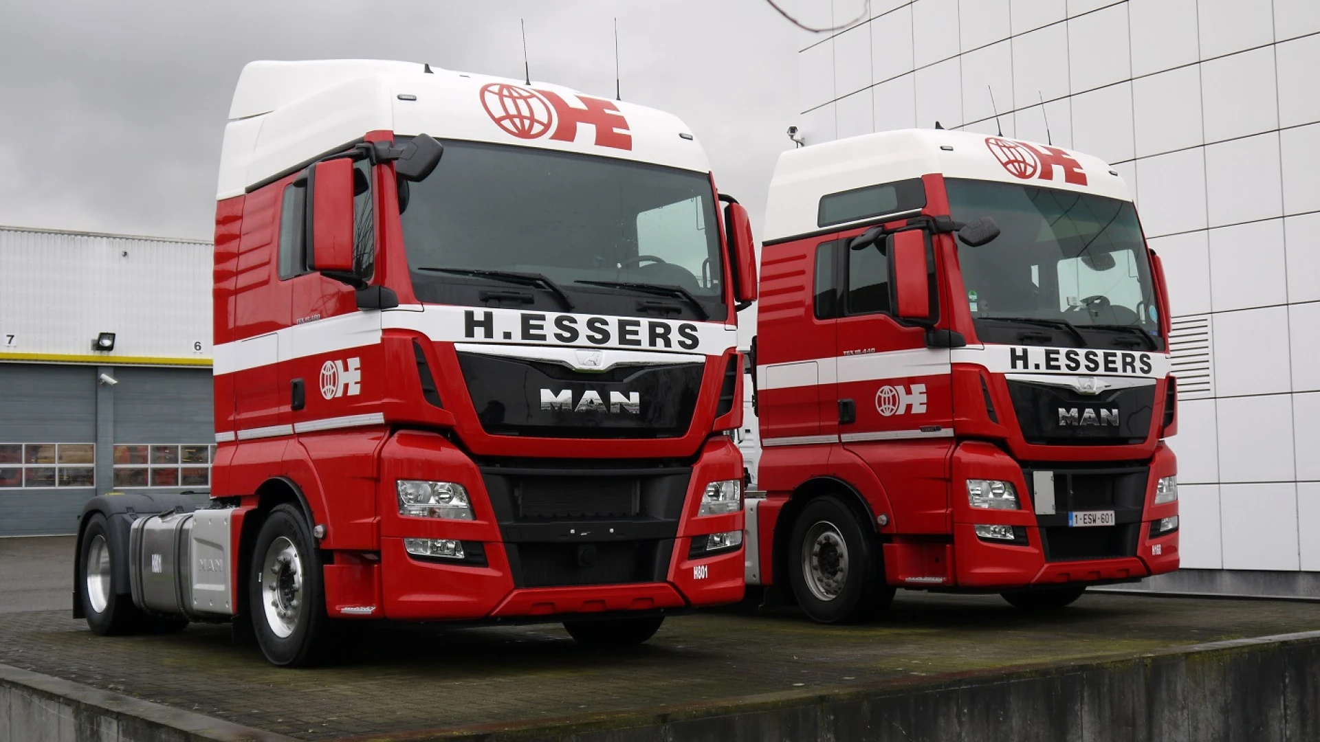 18 maanden voor werknemer die vrachtwagen en oplegger stal
