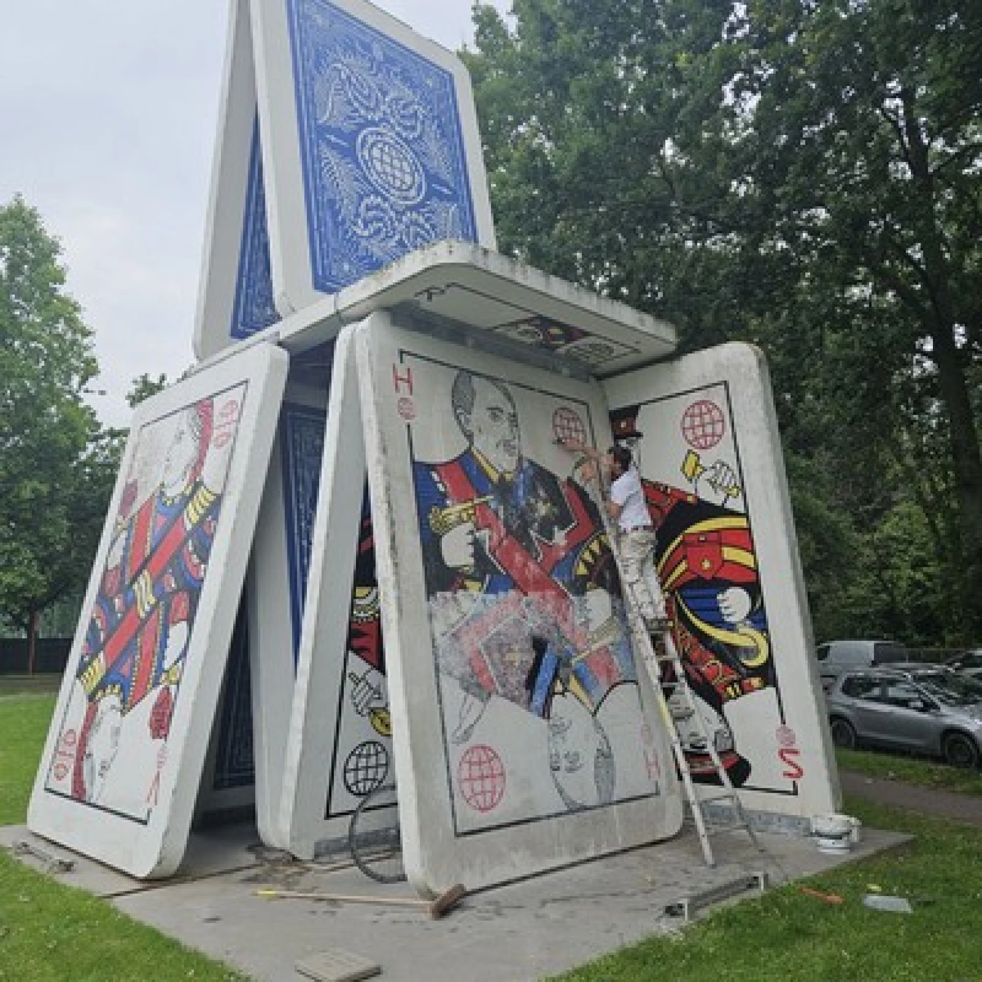 Truiens kunstwerk 'Het Verval' opnieuw hersteld na vandalisme