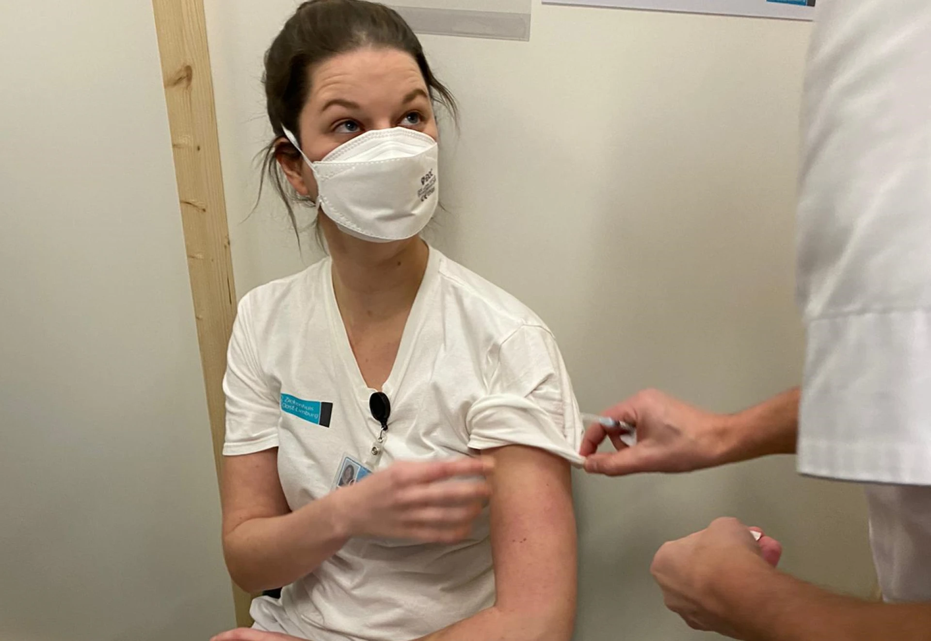 Zorgverleners ZOL krijgen eerste Moderna-vaccin: "Hier keken we enorm naar uit"