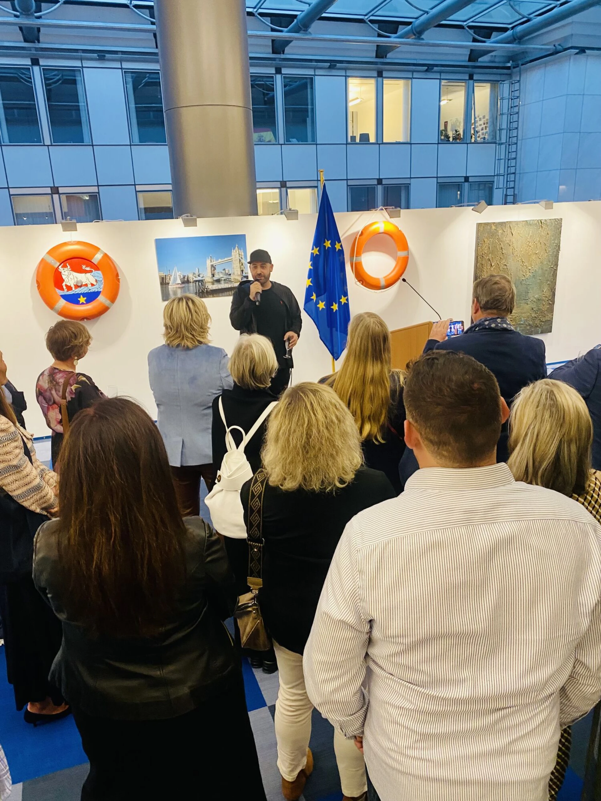 Truiense kunstenaar Tom Herck exposeert in het Europees Parlement