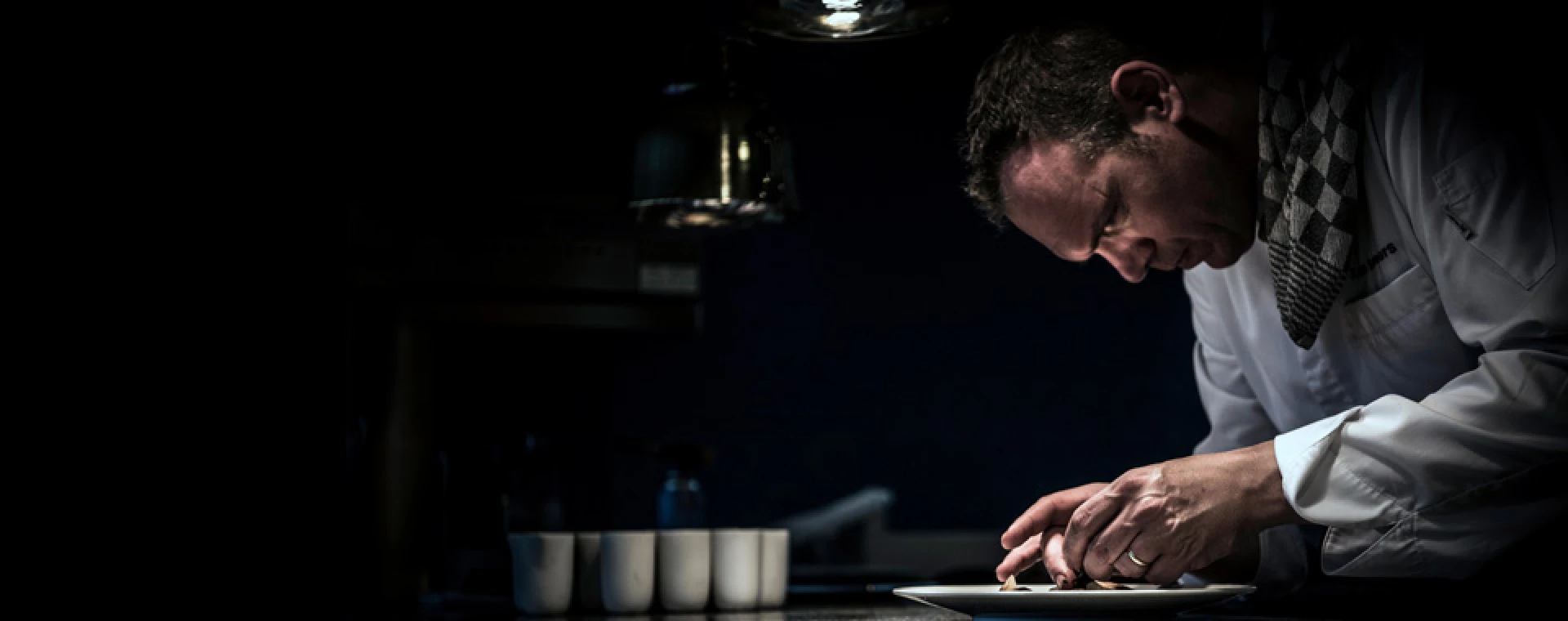 Toprecepten van sterrenchefs: kok Koen Somers van Kristalijn maakt panna cotta