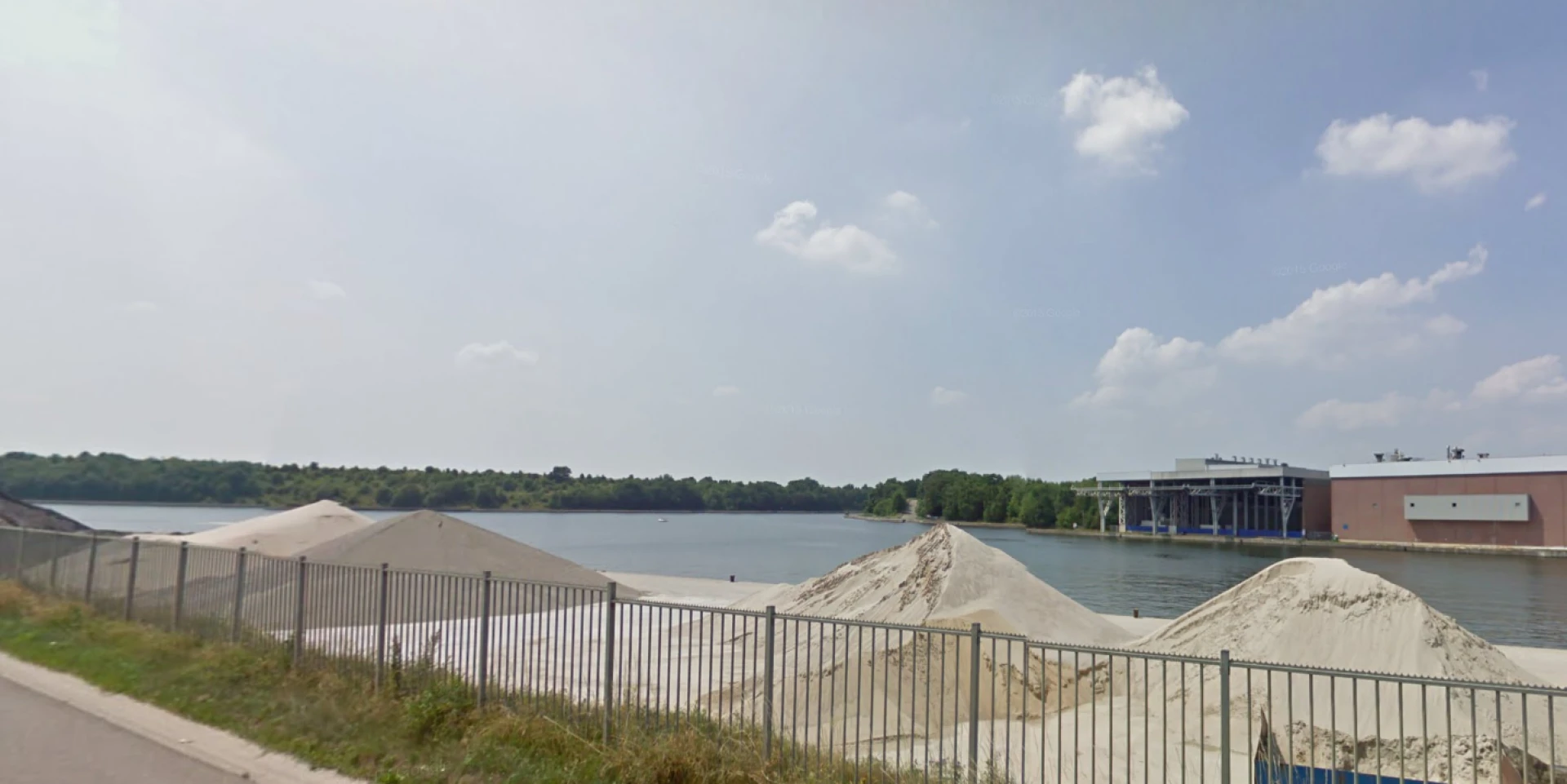 Groep schoolkinderen ontdekt lijk in Albertkanaal