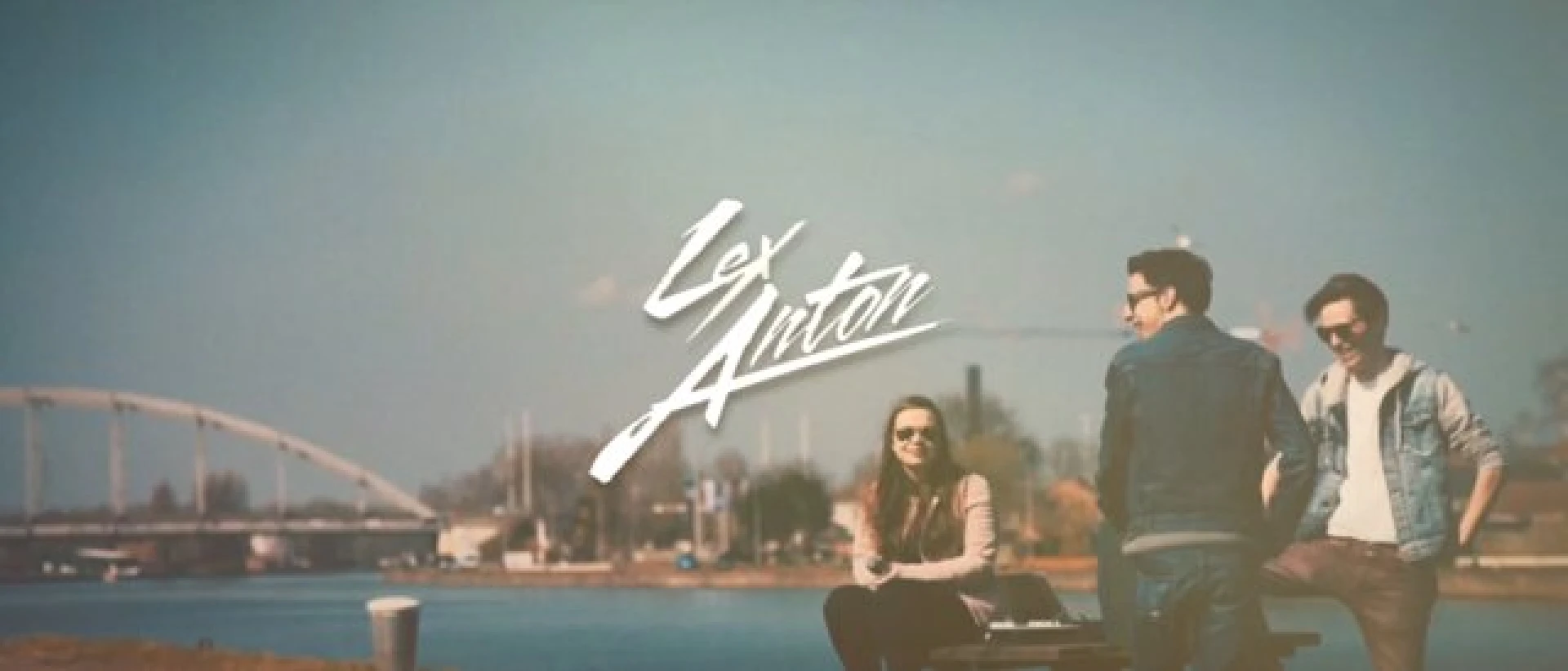 Bekijk hier de videoclip van de debuutsingel van Hasselaar Lex Anton
