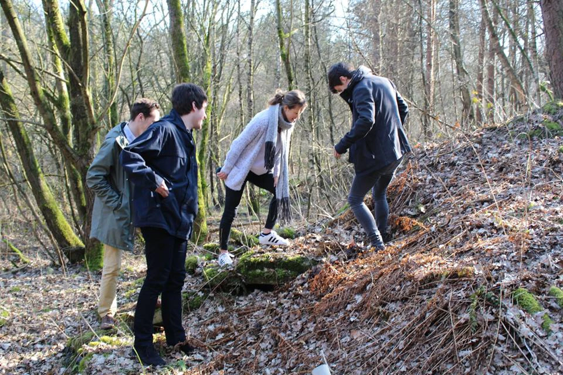 Studenten PXL ontdekken oude mijnschacht in Kelchterhoef