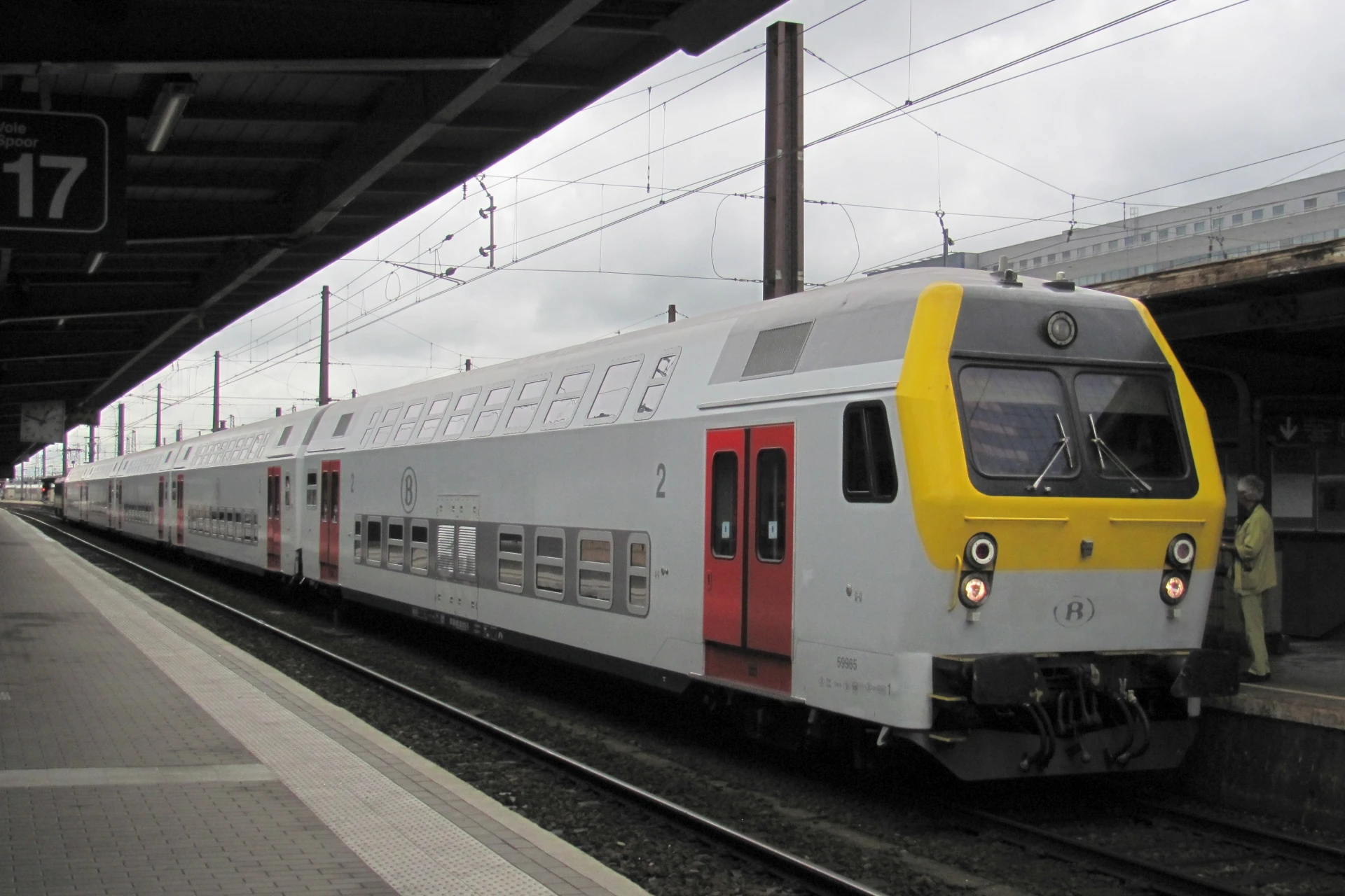 ACV zoekt steun bij treinreizigers
