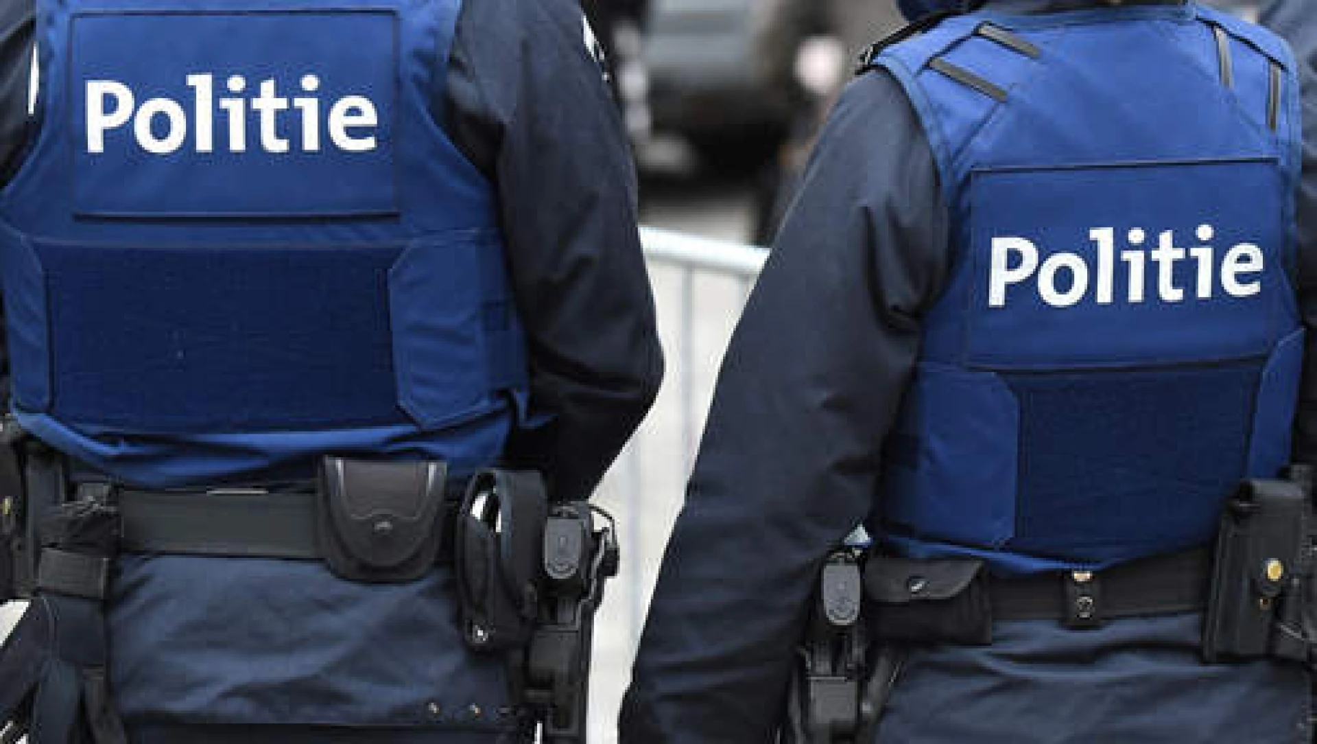Dronken man bijt politie-inspecteurs na vluchtmisdrijf
