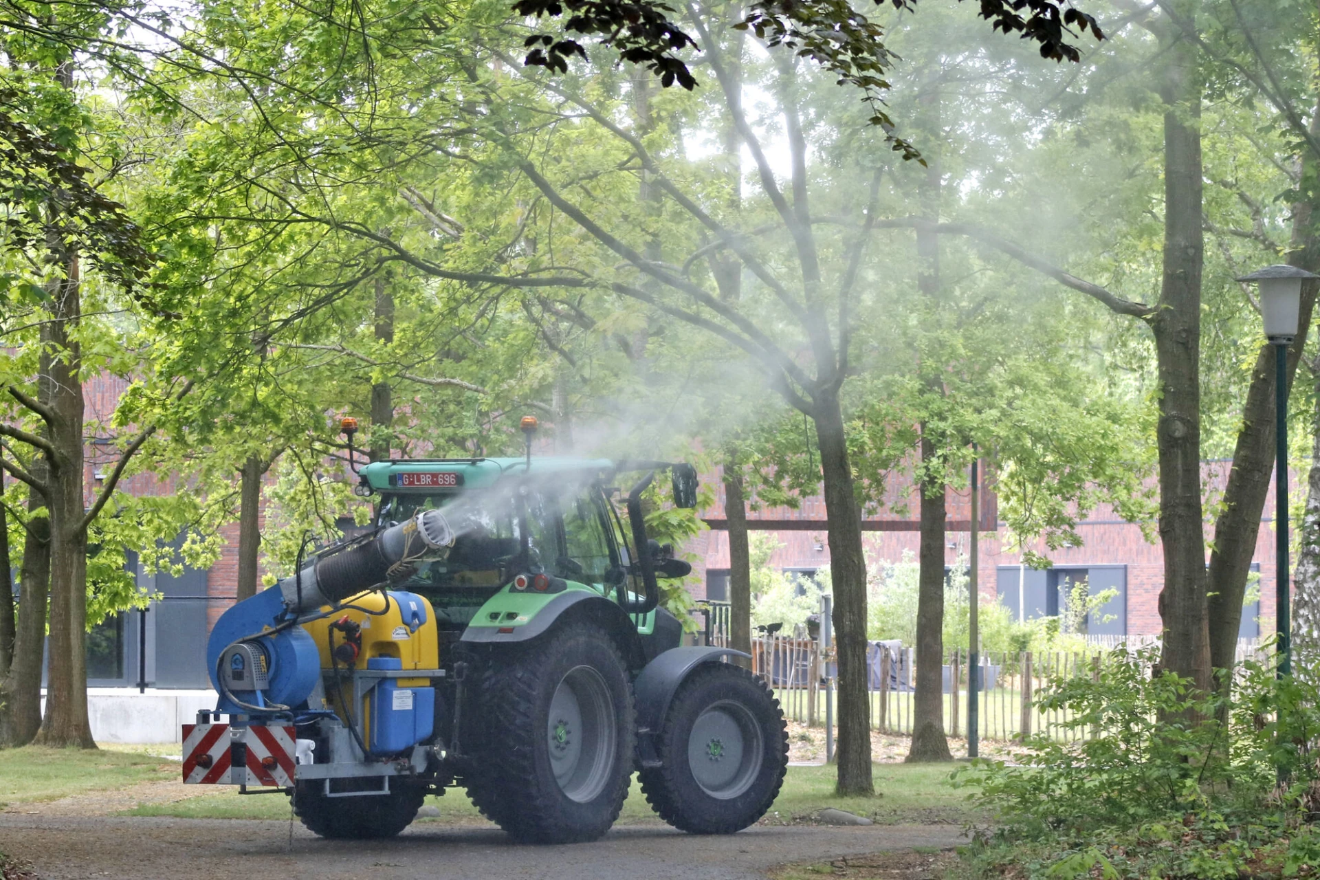 Verdelging processierupsen van start