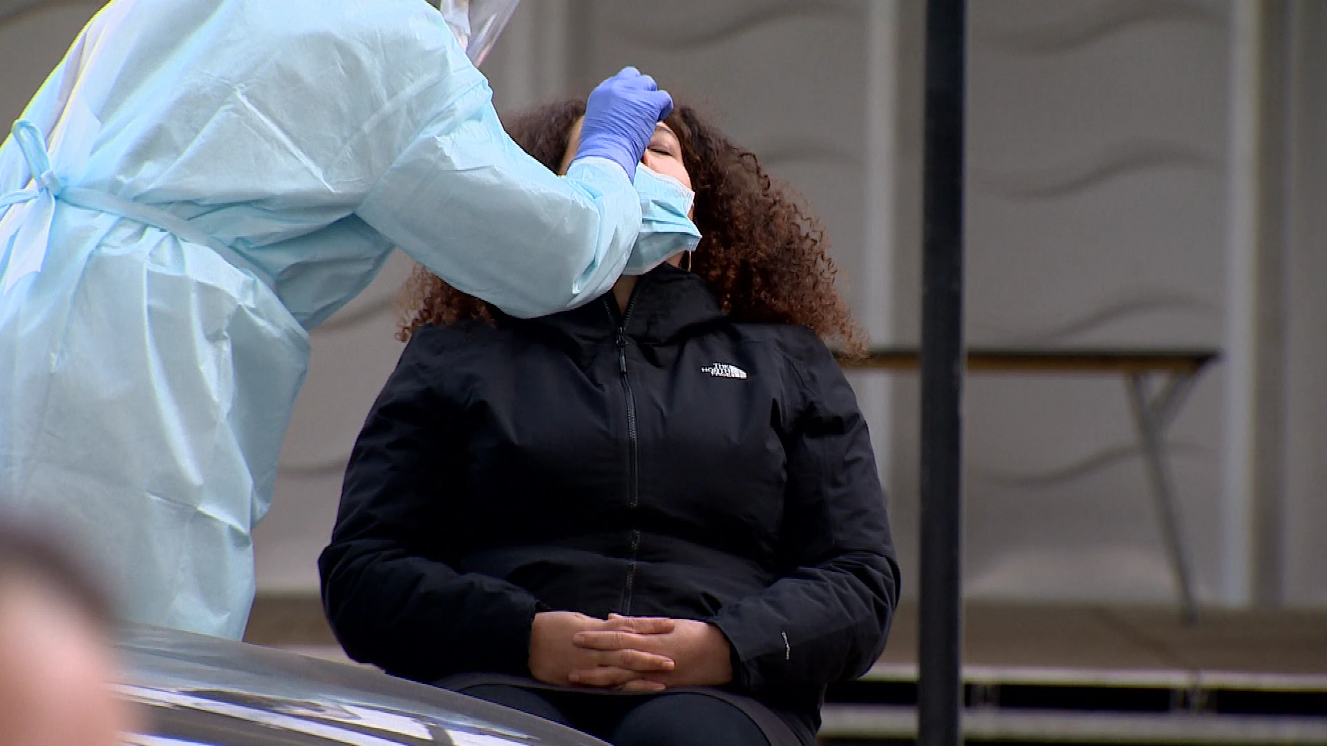 Coronacijfers dalen in heel Vlaanderen, behalve in Limburg