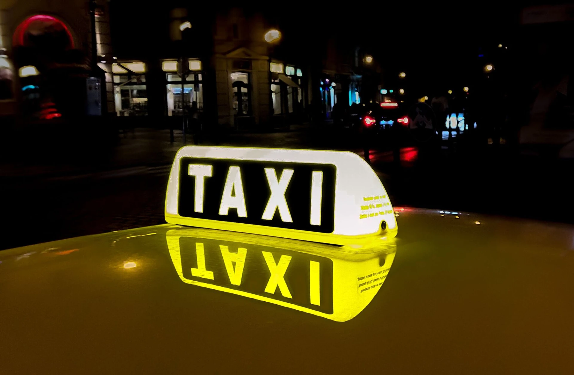 Sint-Truiden schakelt taxi's in om minder mobiele inwoners naar vaccinatiecentrum te brengen