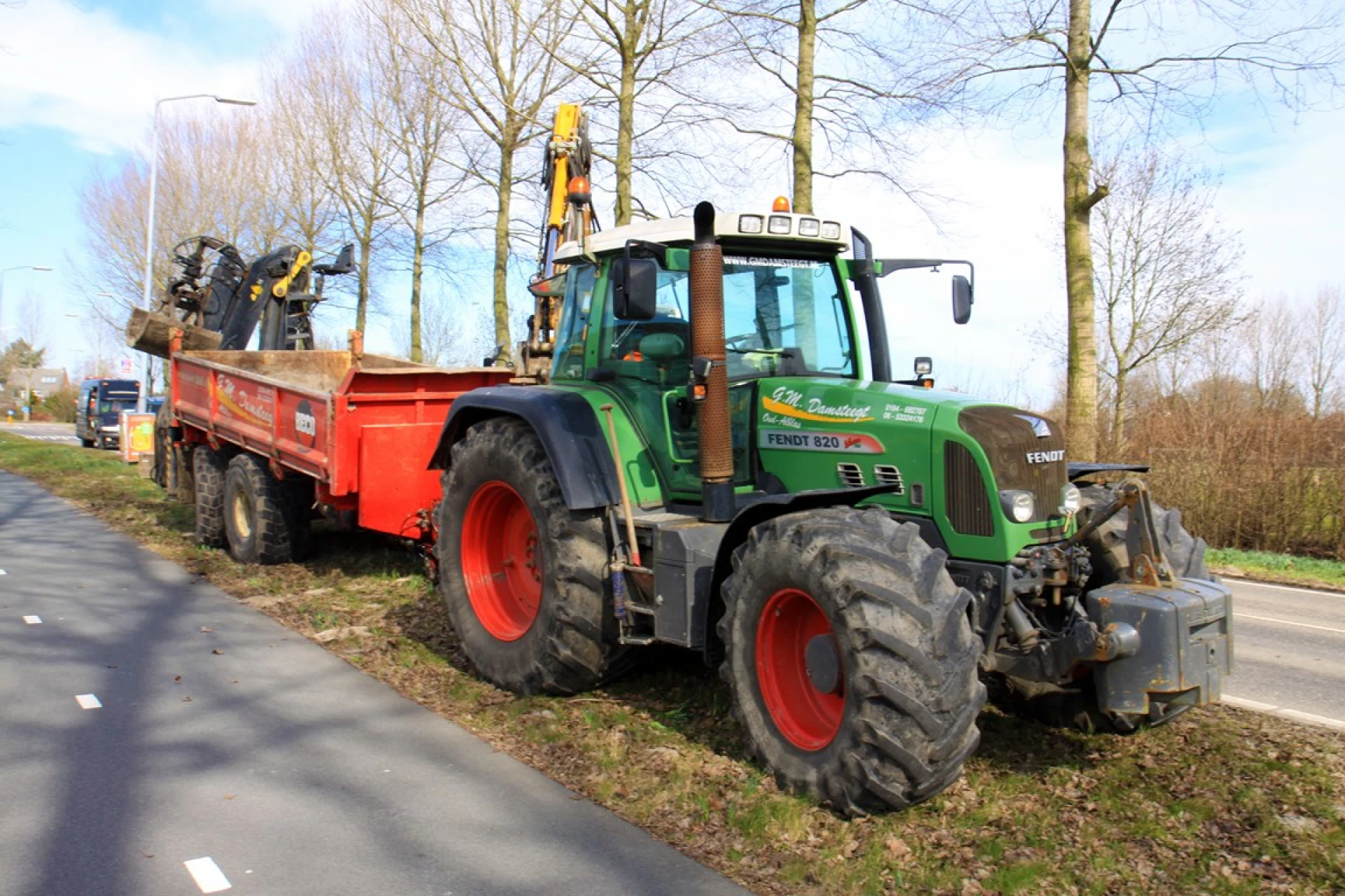 Dronken Oudsbergenaar (18) steelt tractor in Bree