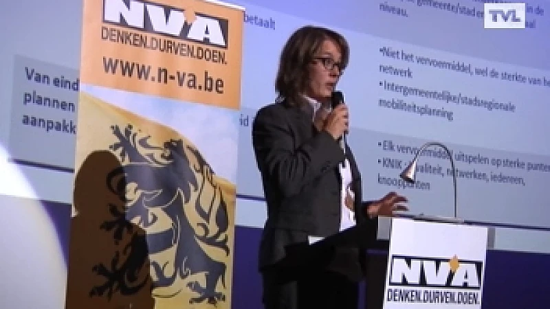 Lies Jans (N-VA) legt eed af als gemeenschapssenator