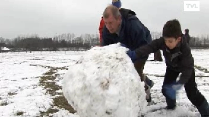 Grote sneeuwman in Diepenbeek