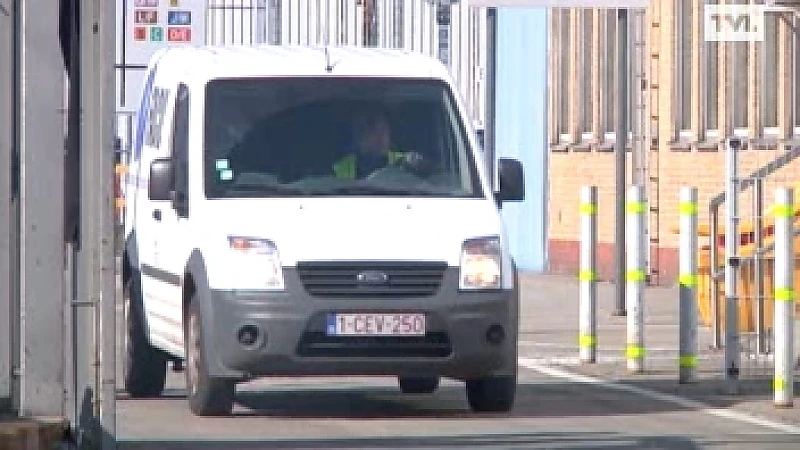Band rolt terug bij Ford, bedienden praten verder