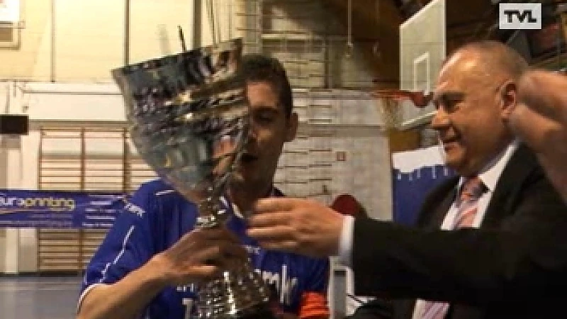 Zaalvoetbalclub Koersel volgt zichzelf op als kampioen