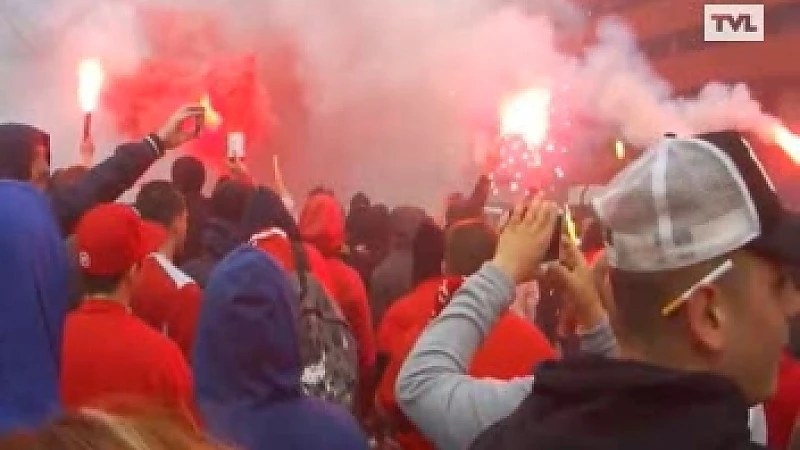 Duizenden Standard-fans betogen tegen Duchâtelet
