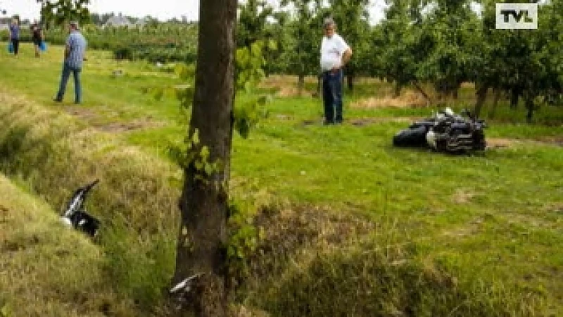 Motor breekt in twee na ongeval