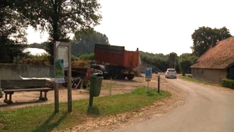 Kinderen even terug naar fatale kampplaats Peer