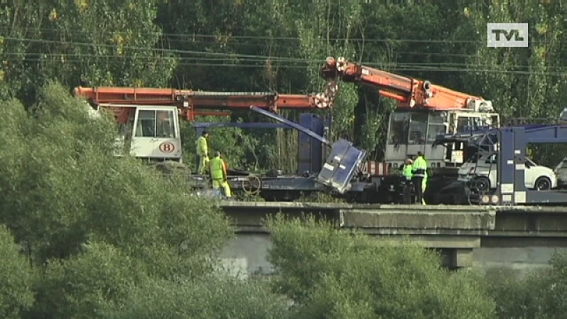 Werken gestart wegtakeling treinwagons Voeren