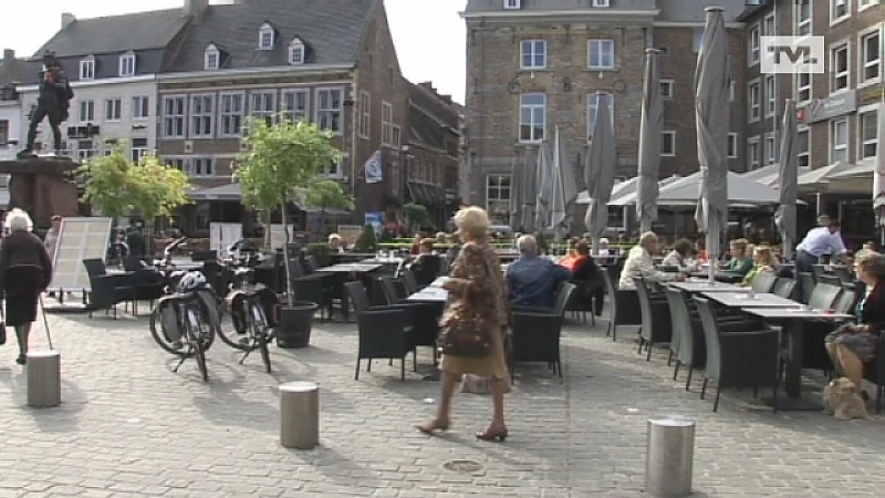 Mooie nazomerweer lokt mensen naar buiten