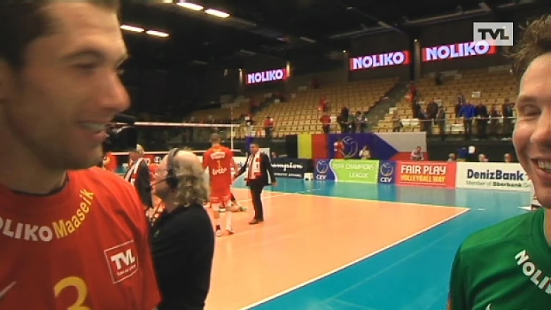 Spelers Noliko Maaseik helpen reporter een handje