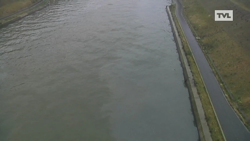 Grote vervuiling op Albertkanaal tussen Herstal en Tervant