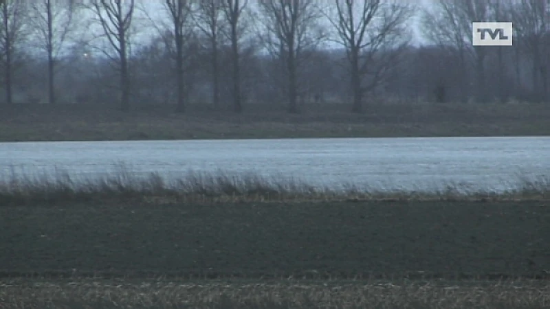 Nat en winderig eindejaar, Maaspeil stijgt