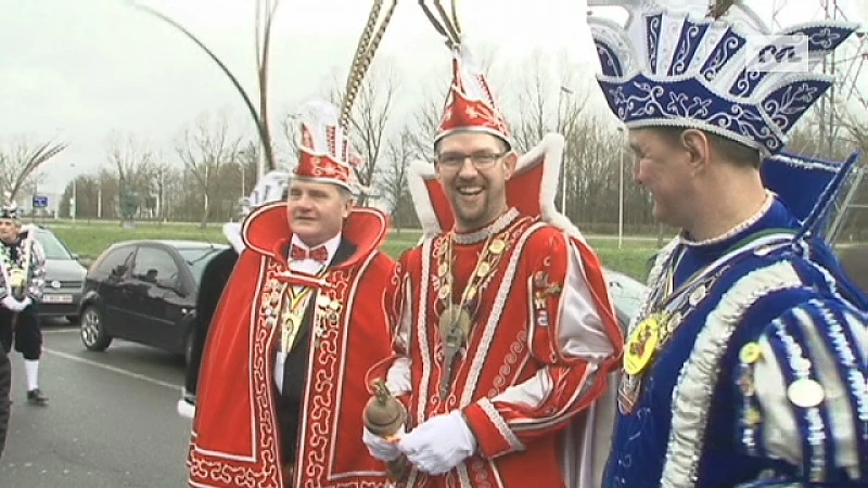 Alle Limburgse carnavalsprinsen op een foto