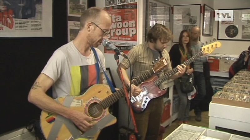 Blote borst album Benny Zen niet welkom op Facebook