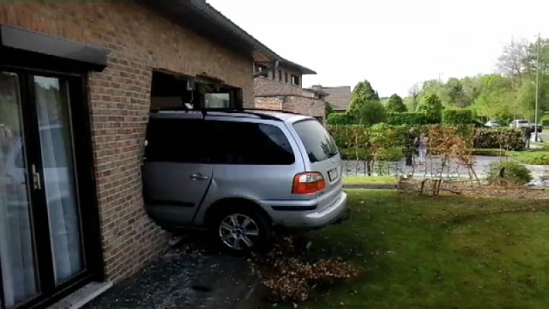Auto ramt woning in Zutendaal